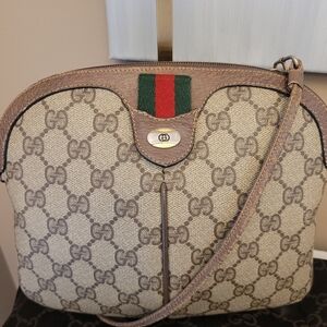 Authentic Gucci GG Supreme Sherry Line Monogram Crossbody Beige and Brown Bag